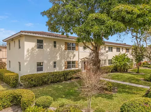 715 NE 91st St #3A, Miami Shores, FL 33138