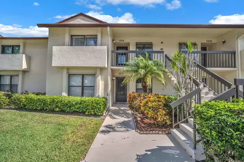 3318 Lucerne Park Dr, Greenacres, FL 33467
