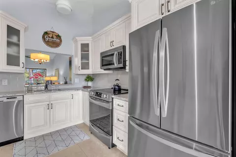 3318 Lucerne Park Dr, Greenacres, FL 33467