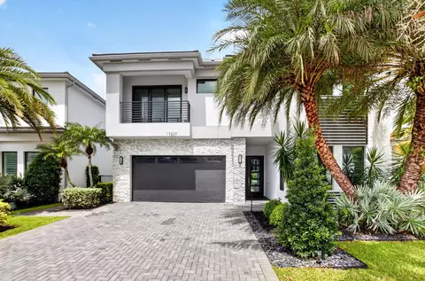 17237 Windy Pointe Ln, Boca Raton, FL 33496