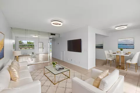 4028 Hythe B, Boca Raton, FL 33434