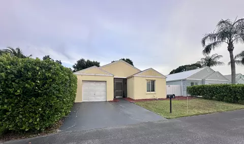 57 Buxton Ln, Boynton Beach, FL 33426
