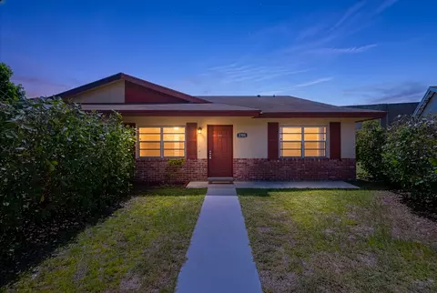 3958 Chapel St, Palm Beach Gardens, FL 33403