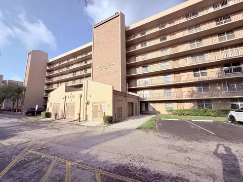 4550 NW 18th Ave #503, Pompano Beach, FL 33064