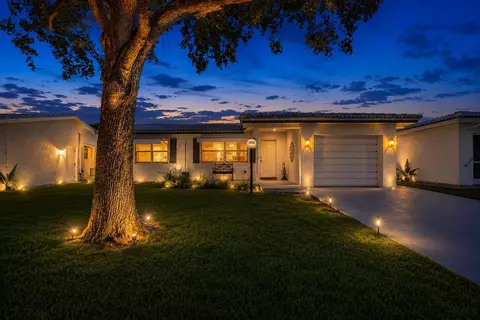 8960 NW 12th Pl, Plantation, FL 33322