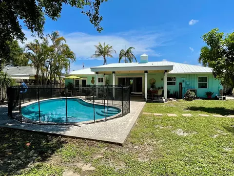 Exterior - 415 Beacon St, Tequesta, FL 33469 photo 5 of 5