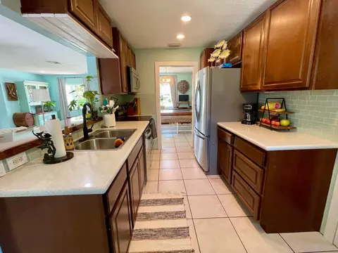 Kitchen - 415 Beacon St, Tequesta, FL 33469 photo 4 of 4