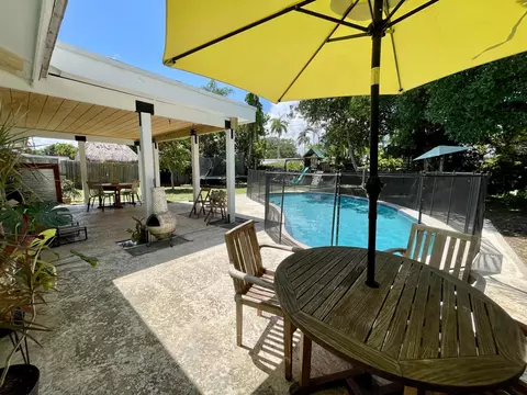 Exterior - 415 Beacon St, Tequesta, FL 33469 photo 3 of 5