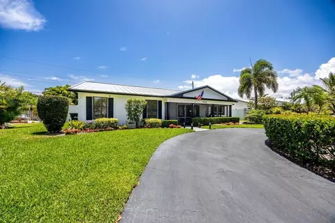 526 Linnet Cir, Delray Beach, FL 33444