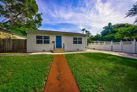 827 Nathan Hale Rd, West Palm Beach, FL 33405