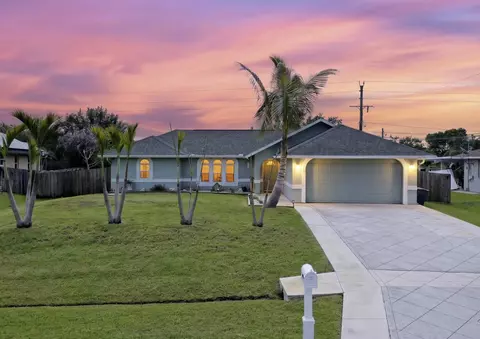 3005 SE Wake Rd, Port Saint Lucie, FL 34984