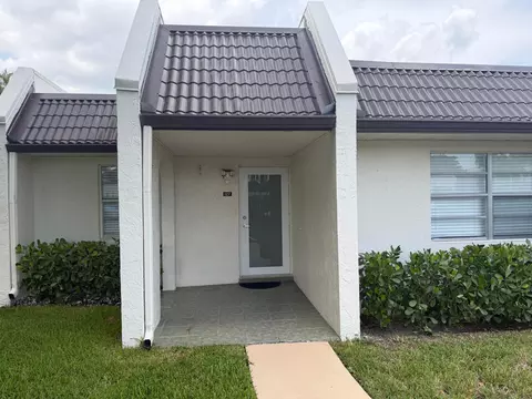 127 Lake Rebecca Dr, West Palm Beach, FL 33411