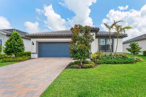 770 SE Courances Dr, Port Saint Lucie, FL 34984