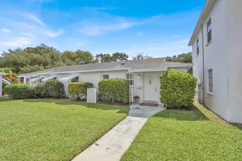10084 Meridian Way N #4, Palm Beach Gardens, FL 33410
