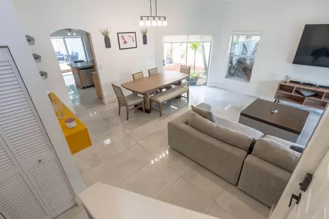 1284 NW 125th Ter, Sunrise, FL 33323