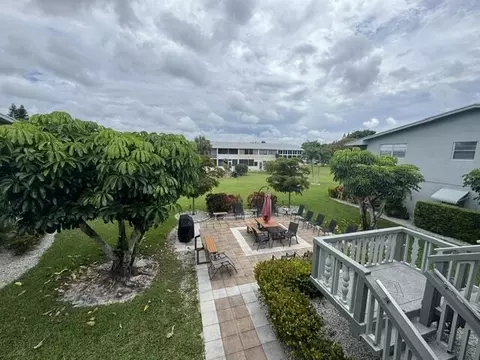 39 Dorchester B #39, West Palm Beach, FL 33417
