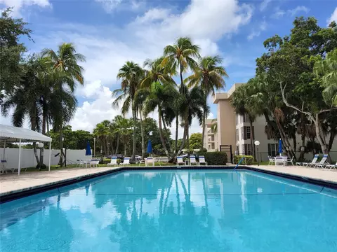 3151 S Palm Aire Dr #301, Pompano Beach, FL 33069
