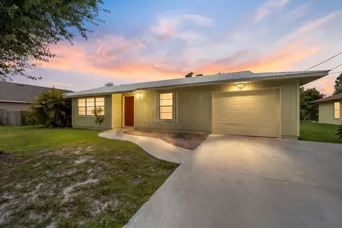 636 SW Eyerly Ave, Port Saint Lucie, FL 34983
