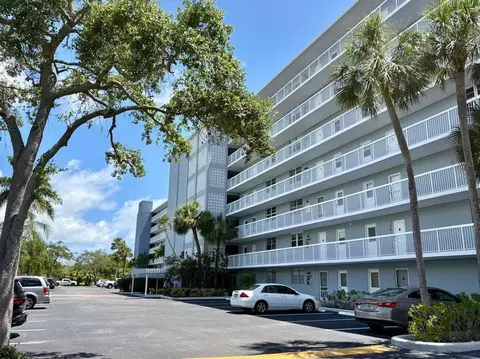 5700 NW 2nd Ave #202, Boca Raton, FL 33487