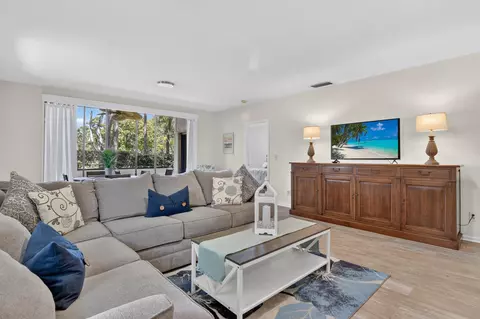 1143 Duncan Cir UNIT 101, Palm Beach Gardens, FL 33418