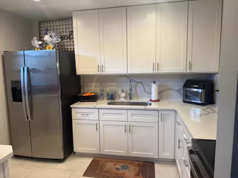 112 Lake Constance Dr, West Palm Beach, FL 33411