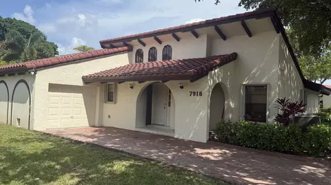 7918 Hibiscus Cir #59, Tamarac, FL 33321