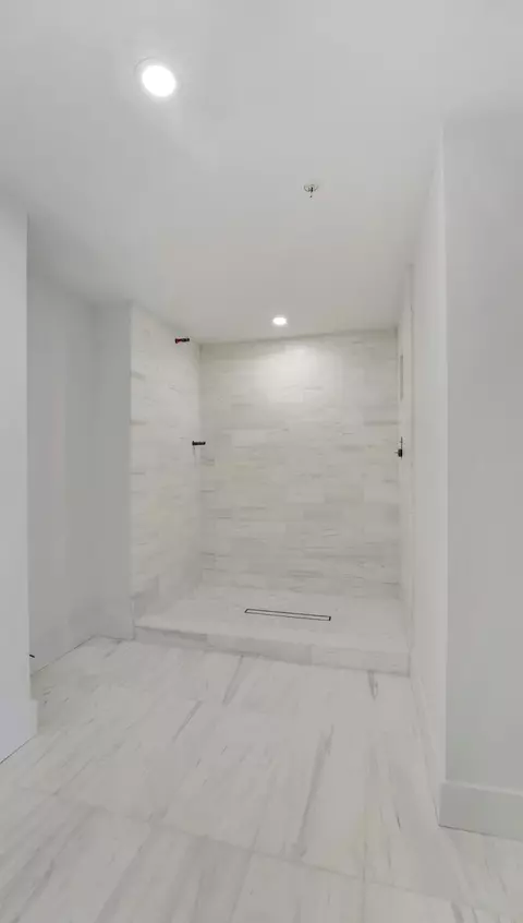 Bath - 100 S Beach Rd #103, Jupiter, FL 33469 photo 5 of 5