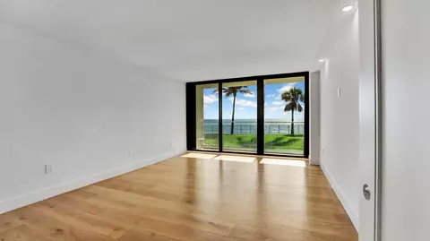 Bedroom - 100 S Beach Rd #103, Jupiter, FL 33469 photo 3 of 4