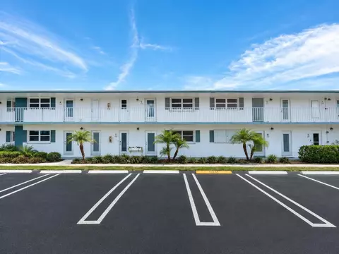1114 Lake Ter #203, Boynton Beach, FL 33426