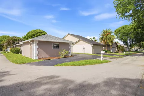 8300 SW 41st St, Davie, FL 33328