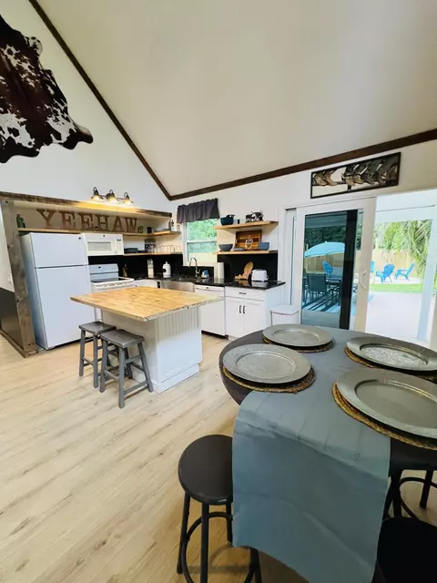 Kitchen - 9706 Sandy Rd, Jupiter, FL 33478 photo 1 of 3