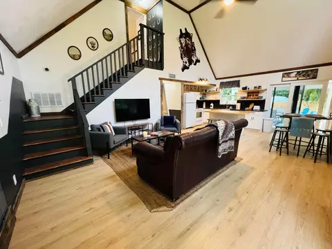 Living - 9706 Sandy Rd, Jupiter, FL 33478 photo 2 of 4