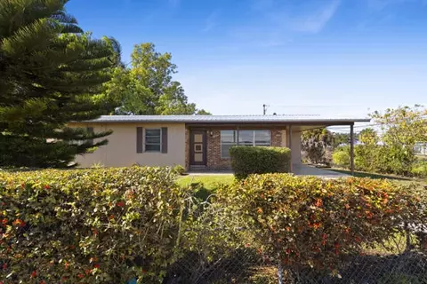 110 SW 12th Ave, South Bay, FL 33493