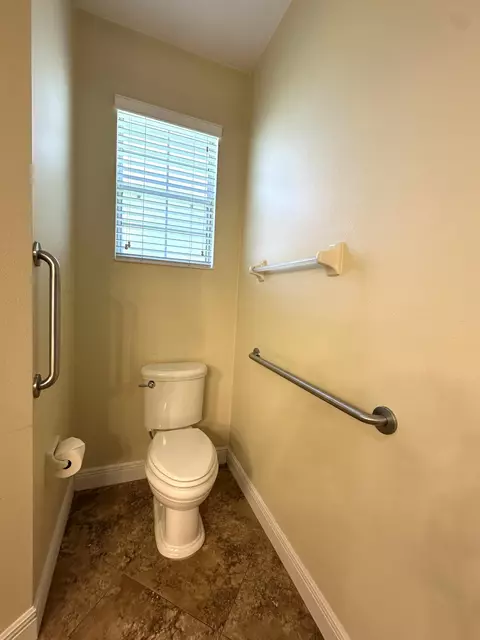 Bath - 8394 SW 82nd Loop, Ocala, FL 34481 photo 7 of 8