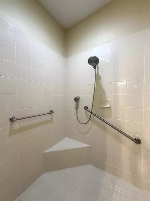 Bath - 8394 SW 82nd Loop, Ocala, FL 34481 photo 4 of 8