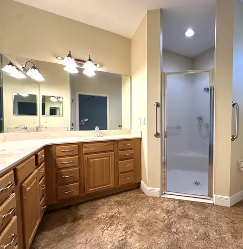 Bath - 8394 SW 82nd Loop, Ocala, FL 34481 photo 1 of 8