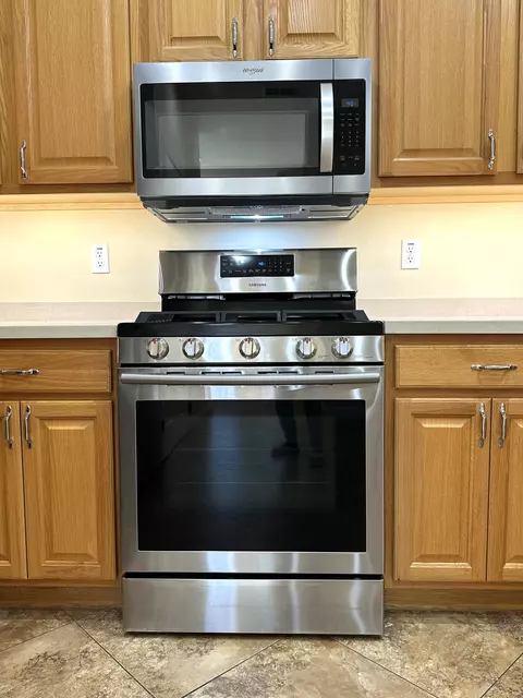 Kitchen - 8394 SW 82nd Loop, Ocala, FL 34481 photo 4 of 5