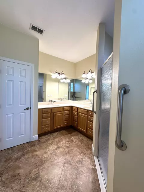 Bath - 8394 SW 82nd Loop, Ocala, FL 34481 photo 2 of 8