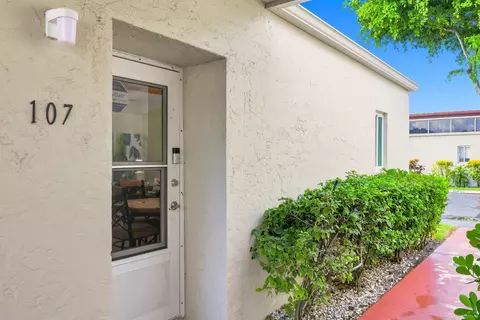 2532 Boundbrook Dr S #107, Palm Springs, FL 33406