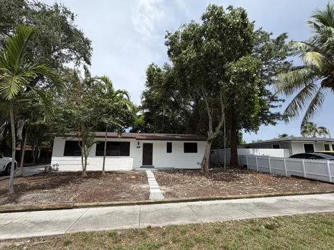 3611 SW 33rd Ave, West Park, FL 33023