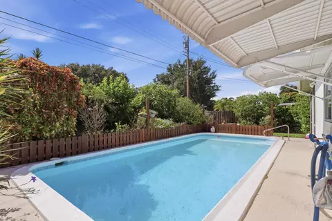 Exterior - 1505 Donald Rd, Jupiter, FL 33469 photo 5 of 7