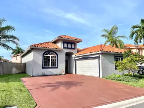 6562 Geneva St, Lake Worth, FL 33467