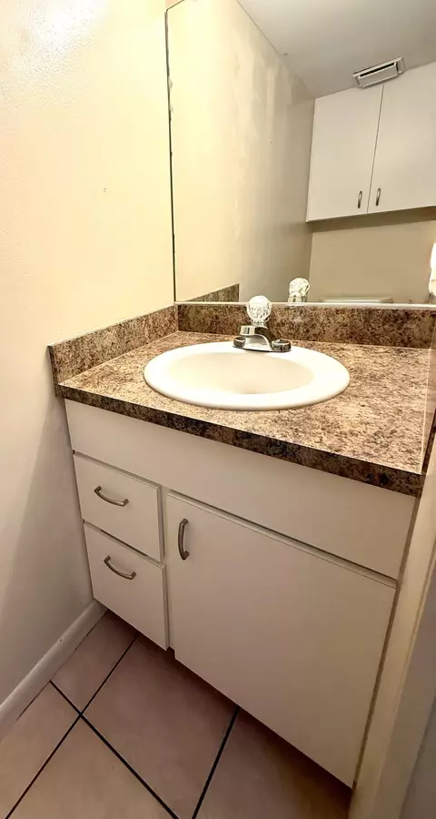 Bath - 3100 SE Brook St, Stuart, FL 34997 photo 1 of 4