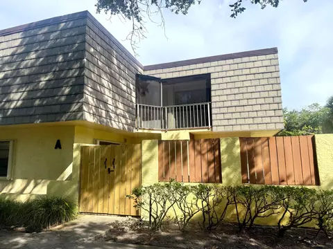 Exterior - 3100 SE Brook St, Stuart, FL 34997 photo 2 of 5