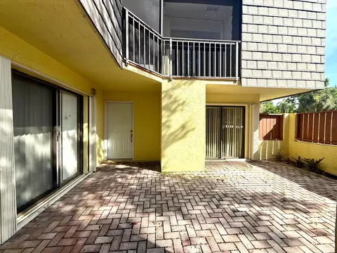 Exterior - 3100 SE Brook St, Stuart, FL 34997 photo 3 of 5