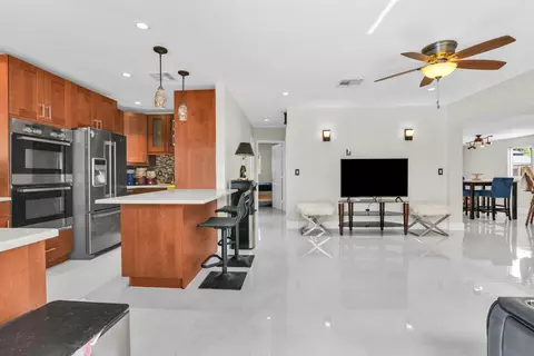 1218 SW 2nd Ave, Pompano Beach, FL 33060