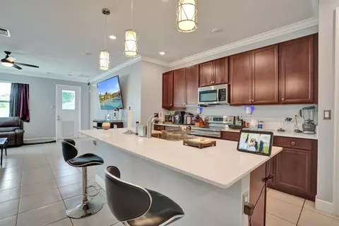 Kitchen - 4147 Rosa Dr, Lighthouse Point, FL 33064 photo 1 of 4