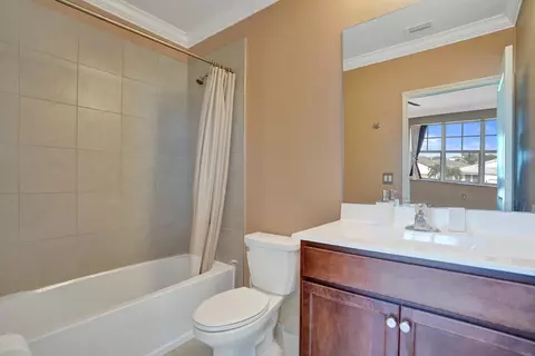 Bath - 4147 Rosa Dr, Lighthouse Point, FL 33064 photo 3 of 3