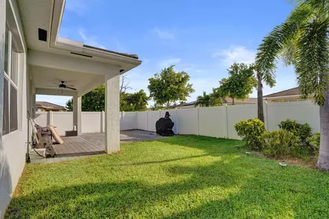Exterior - 4147 Rosa Dr, Lighthouse Point, FL 33064 photo 4 of 11