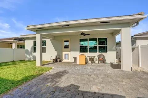 Exterior - 4147 Rosa Dr, Lighthouse Point, FL 33064 photo 6 of 11
